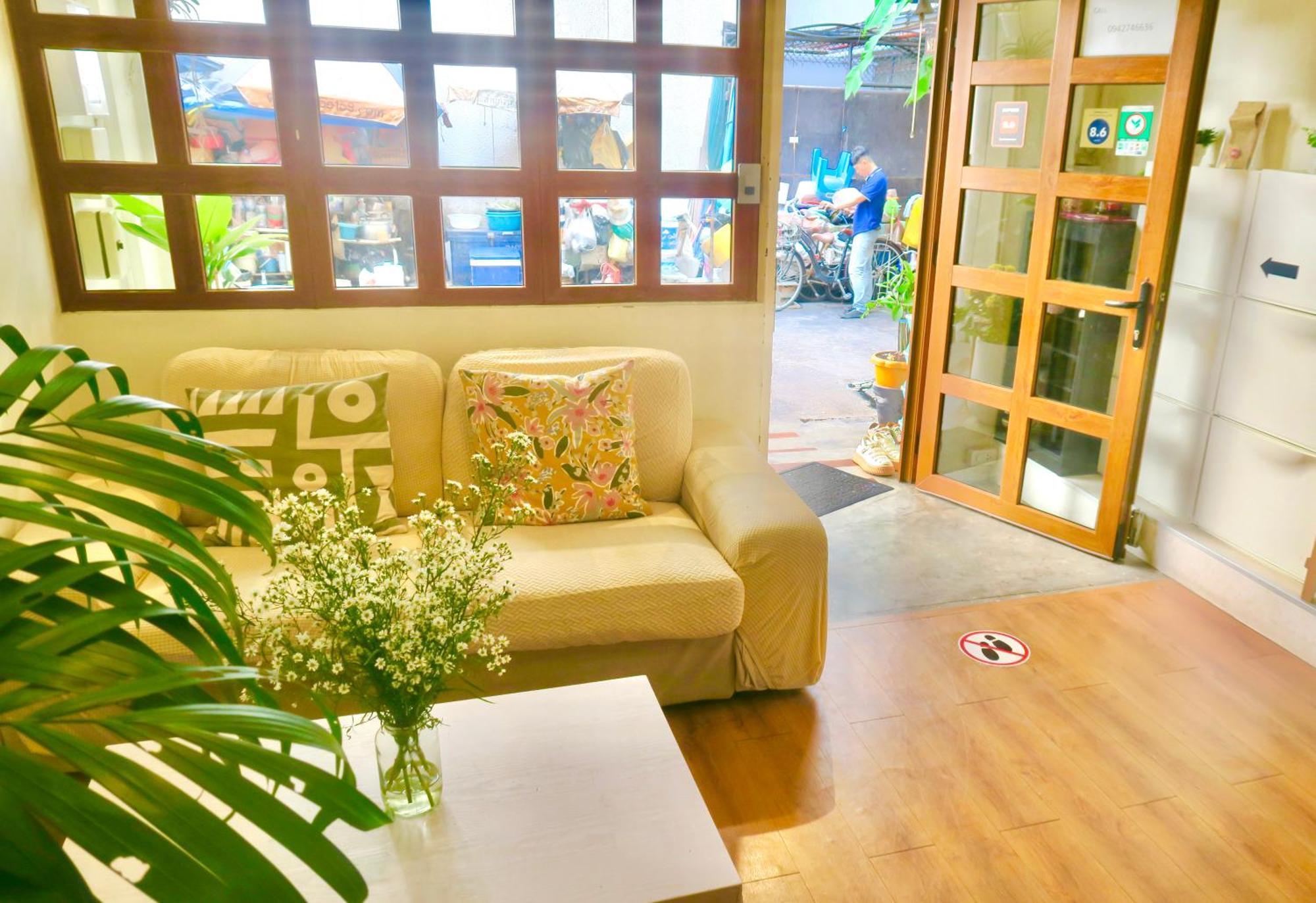 Les Fleurs Bangkok Hostel Buitenkant foto